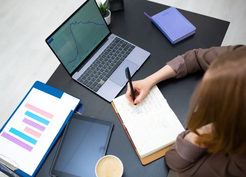 Decoding the High Performers: A Practical Guide to Learning From the People Already Winning in Your Field